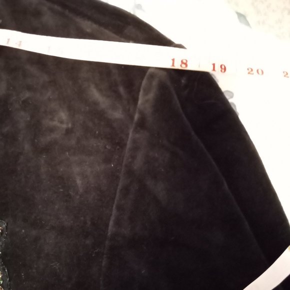 Vintage Black Jump with gold trim - Picture 7 of 15